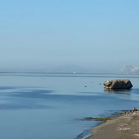 Magnificent Front Sea Views Lejlighed