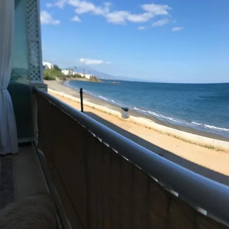 Lejlighed Magnificent Front Sea Views Estepona