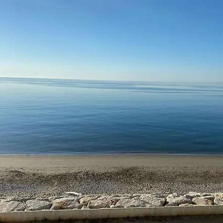 Magnificent Front Sea Views Lejlighed Estepona