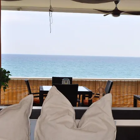 Apartment Magnificent Front Sea Views