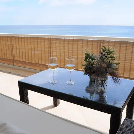 Lejlighed Magnificent Front Sea Views