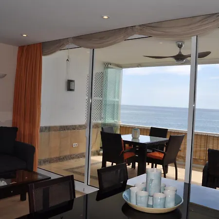 Magnificent Front Sea Views Lejlighed *