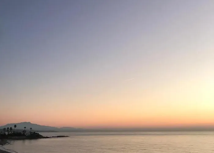 Magnificent Front Sea Views Apartman